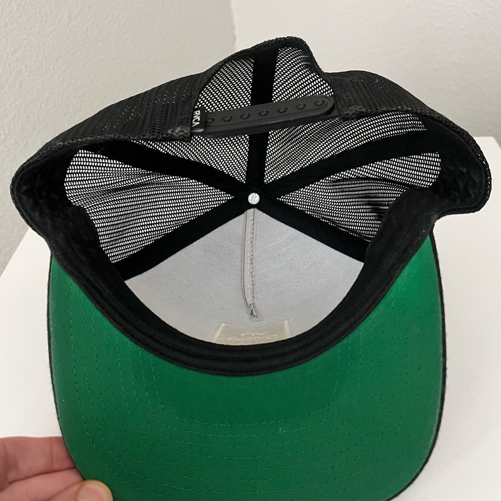 RVCA Classic Black Mesh Cap - Picture 4 of 4